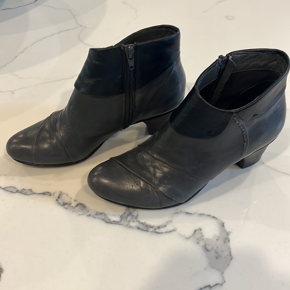 Moda Booties - Picture 4 of 8